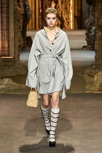 Look 57